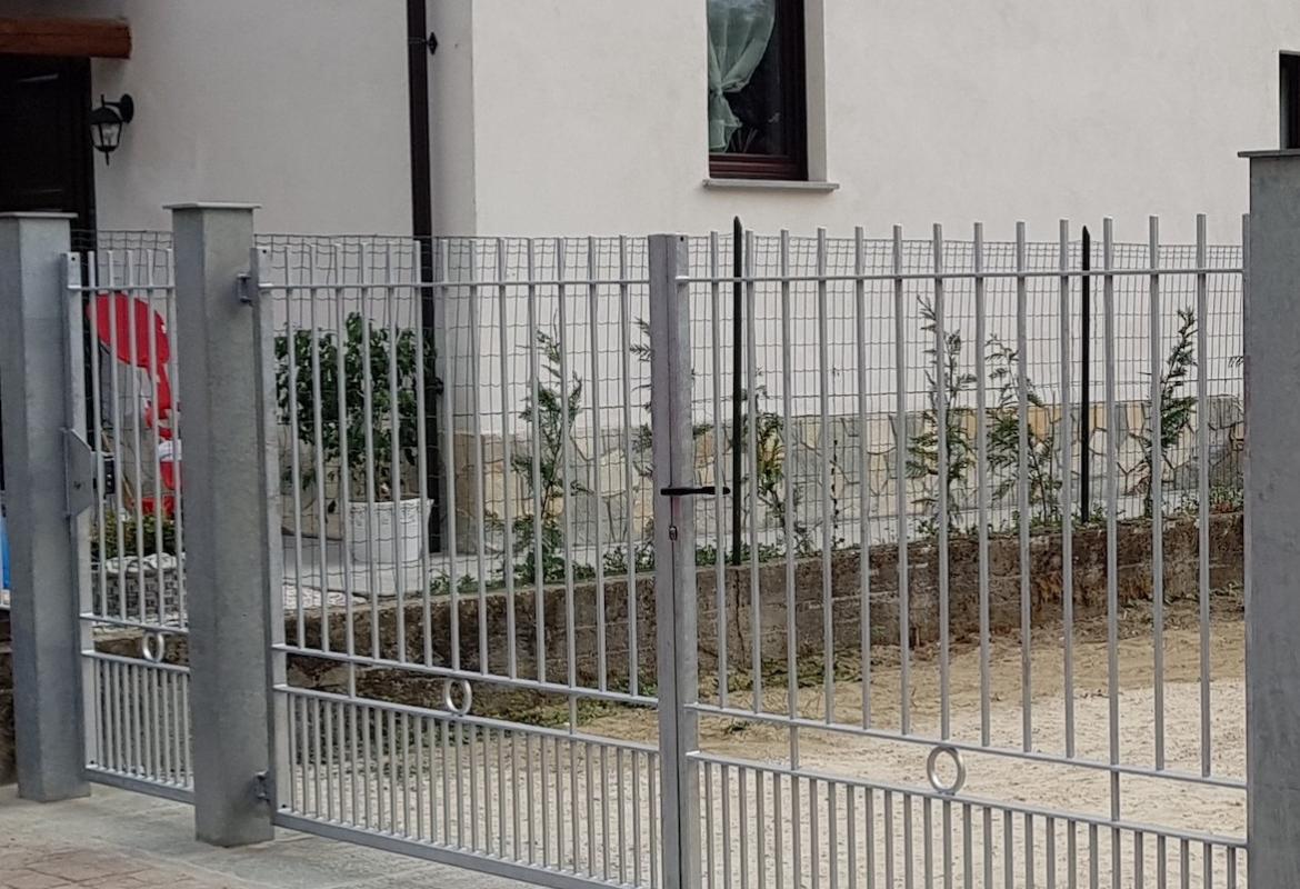 Cancello ad ante zincato