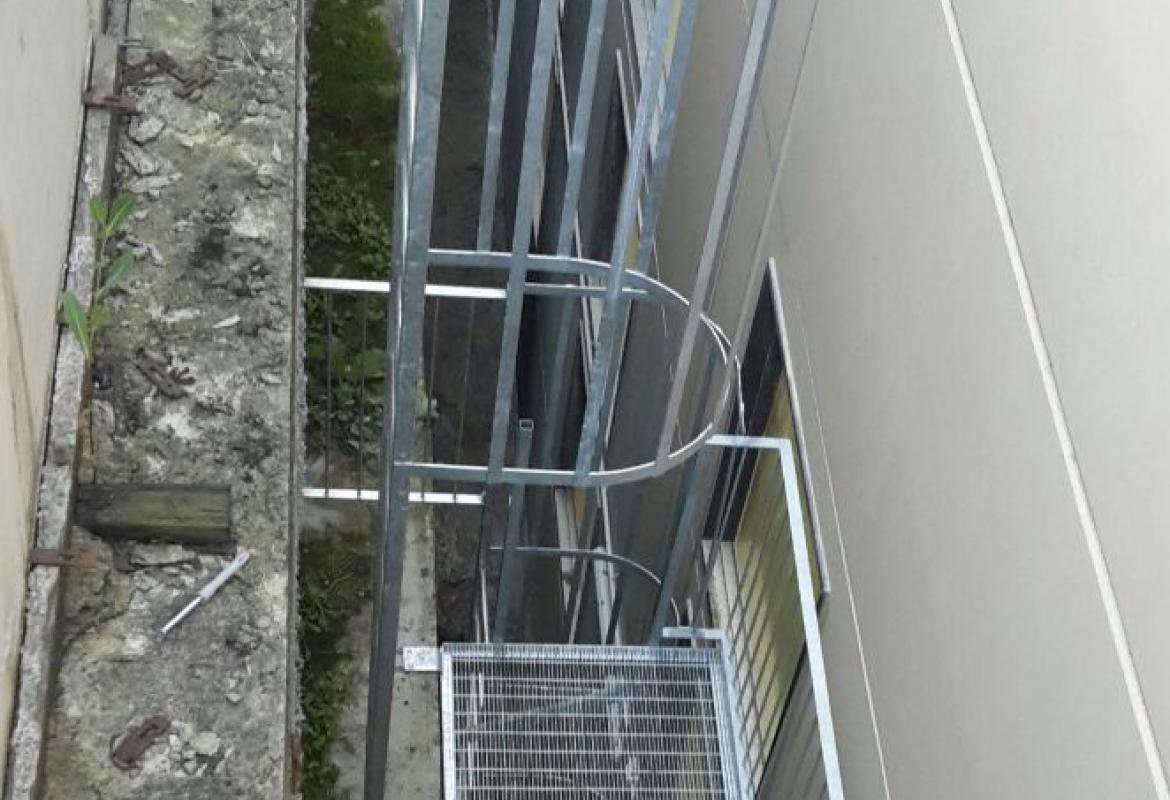 Scala antincendio zincata