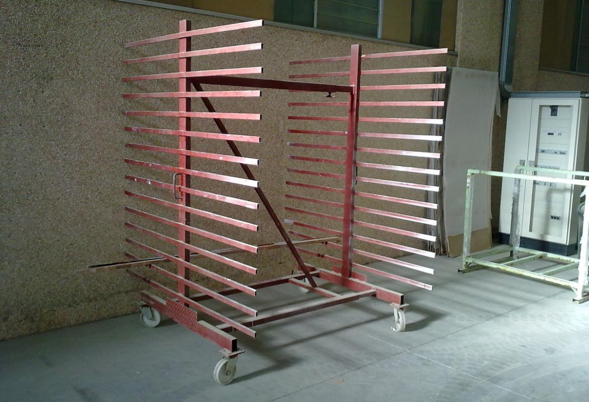 carrello a ripiani estensibile