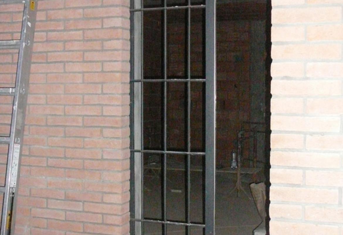 inferiata a scomparsa ad un anta